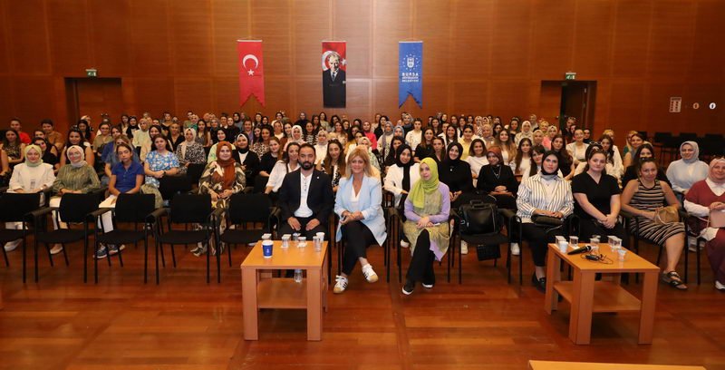  Bursa Büyükşehir Belediyesi’nin ‘Önce çocuklar gülümseyecek’ teması ile hayata geçirdiği