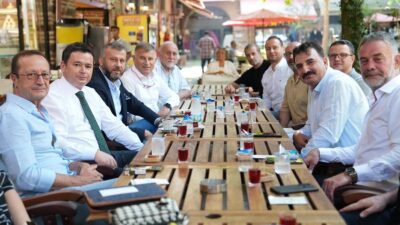 Osmangazi Belediye Başkanı Erkan Aydın, güne Tarihi Çarşı ve Hanlar