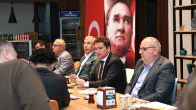 Osmangazi Belediye Başkanı Erkan Aydın, ilçedeki 136 mahallede görev yapan