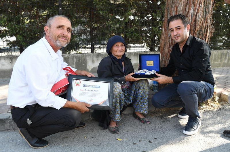 Osmangazi Belediyesi tarafından hayata geçirilen ‘Mahallemizi Birlikte Temizliyoruz’ projesine destek