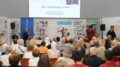 NİLÜFER BELEDİYESİ'NİN DÜZENLEDİĞİ SAĞLIK BULUŞMALARI’NDA BEL SAĞLIĞI KONUŞULDU