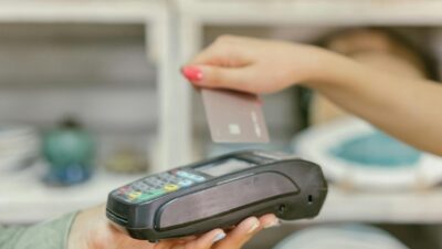 TESK, kamu bankalarını yüksek komisyonları düşürmek için öncülük etmeye çağırdı