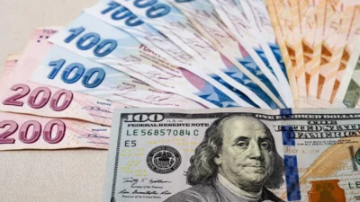 Reuters’ın dolar/TL anketi açıklandı: Yılsonu beklentisi belli oldu Reuters anketine