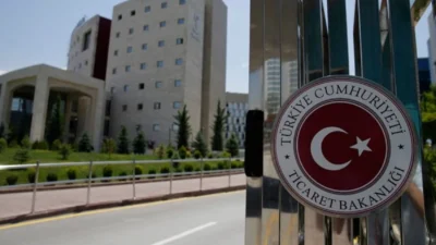 Ticaret Bakanlığı, gelen şikayetler üzerine haksız fiyat artışları ve stokçuluğa