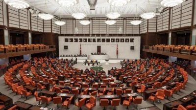 Türkiye’de Sağ Parti adıyla yeni bir siyasi parti kuruldu. Bu