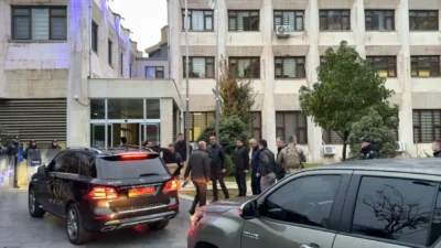 Mardin Büyükşehir Belediyesi ve Batman Belediyesi’ne kayyum atandı. Mardin Valiliği,