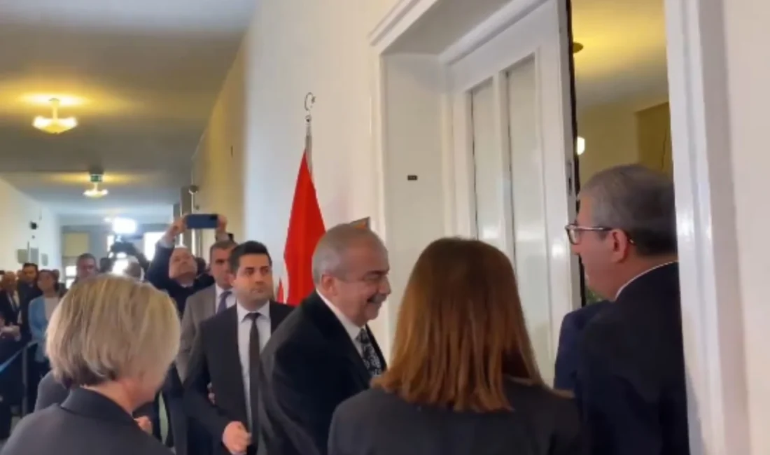 DEM Parti heyeti, siyasi partileri ziyarete devam ediyor. Heyet son