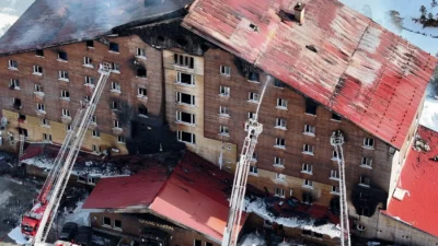 Bolu Kartalkaya’da çıkan yangın faciasında, otel çalışanı bebeğini kurtarmak isteyen