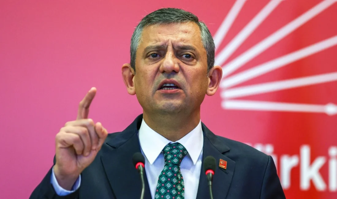 CHP lideri Özgür Özel, İYİ Parti lideri Müsavat Dervişoğlu’nun ‘birleşme’