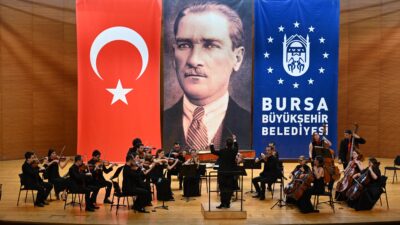 Bursa Oda Orkestrası, ilk konseriyle sanatseverlerle buluştu BURSA – Bursa Büyükşehir