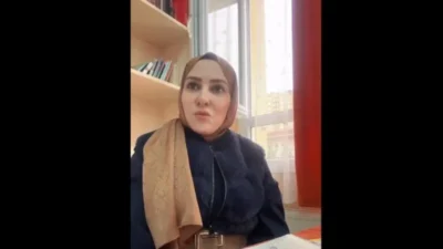 Bir İngilizce öğretmeninin ders sırasında yaptığı konuşmayı sosyal medyada paylaşması,