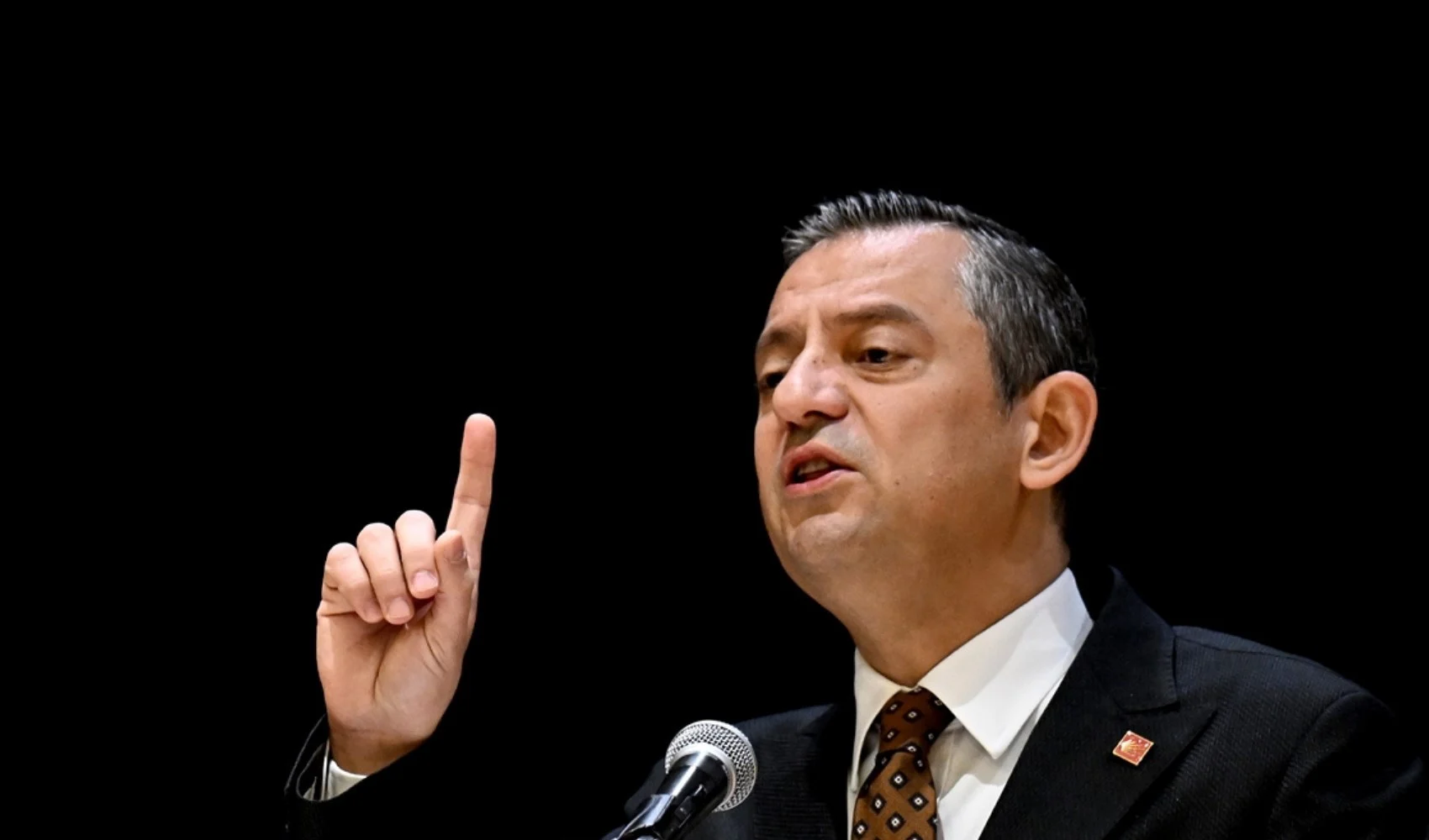 CHP lideri Özgür Özel, 15 Temmuz darbe girişiminde darbeye karşı