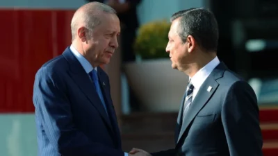 Hürriyet yazarı Abdulkadir Selvi, iki araştırma şirketinin anket sonuçlarını paylaşarak