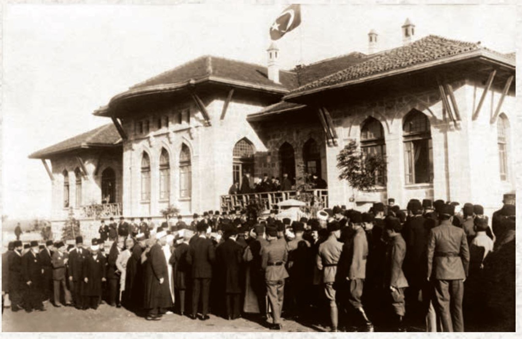 Bugün, Türkiye Büyük Millet Meclisi’nin (TBMM) kuruluşunun 105. yılı yurdun