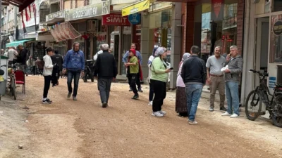 İstanbul’da 6.2 büyüklüğündeki deprem, Marmara Bölgesi’nde paniğe yol açtı. Telefon