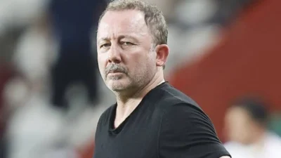 Ünlü teknik direktör Sergen Yalçın, Süper Lig’de Galatasaray ve Fenerbahçe