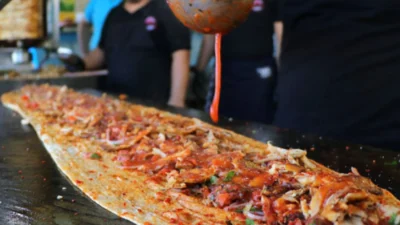 Kocaeli’nin Körfez ilçesinde bir dönerciye ait tavuk dönerden zehirlenen 648