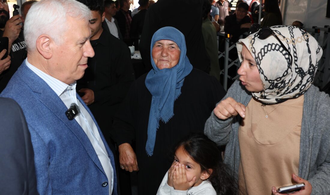 ‘Başkan Bozbey Burada’ projesi kapsamında Büyükorhan ilçesinde yerel yöneticiler, muhtarlar