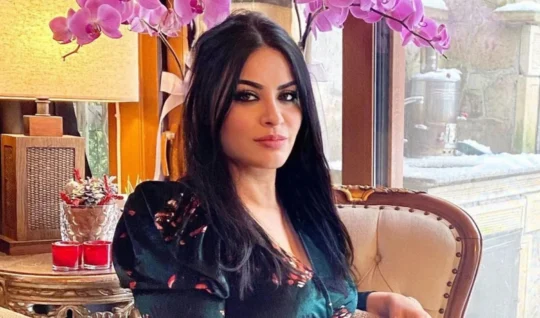 Türk Halk Müziği sanatçısı Zara, verdiği kilolar ve sahne tarzıyla