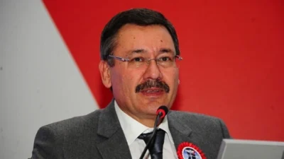 AKP iktidarı, CHP’li belediyeleri yargı yoluyla kıskaca alırken, hakkında 100