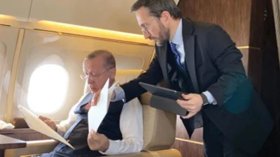 CHP lideri Özgür Özel, İletişim Başkanı Fahrettin Altun’un görevden alınmasının