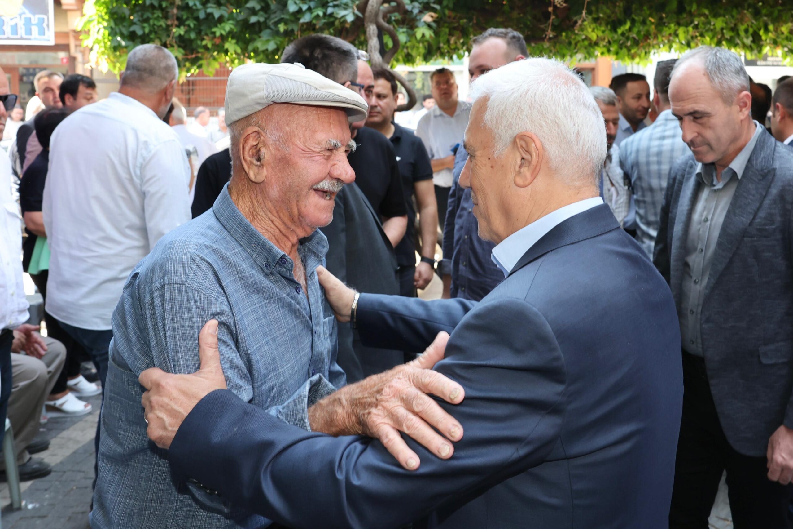 “TEK GÜNDEMİMİZ BURSA’YA HİZMET” – BAŞKAN BOZBEY, ”BURSA’NIN KENETLENMESİNİ HİÇ