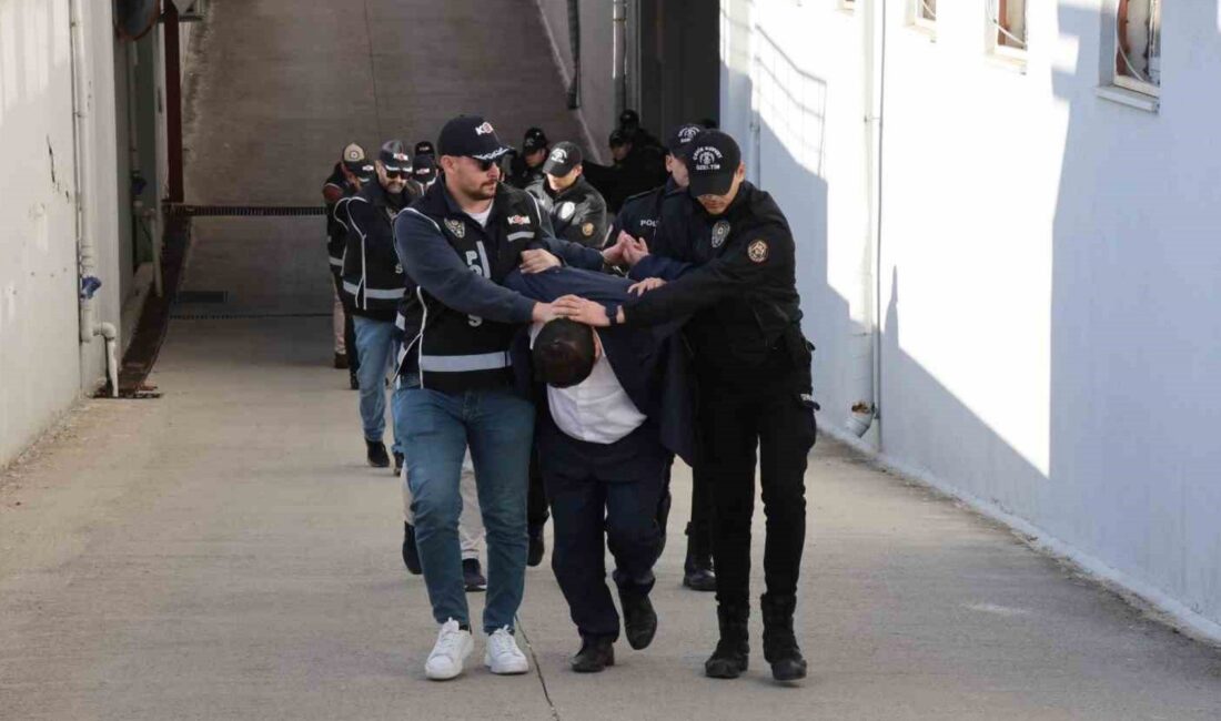 Adana Emniyeti Özel Harekat Şube Müdürlüğü’nün silah deposundan 239 el