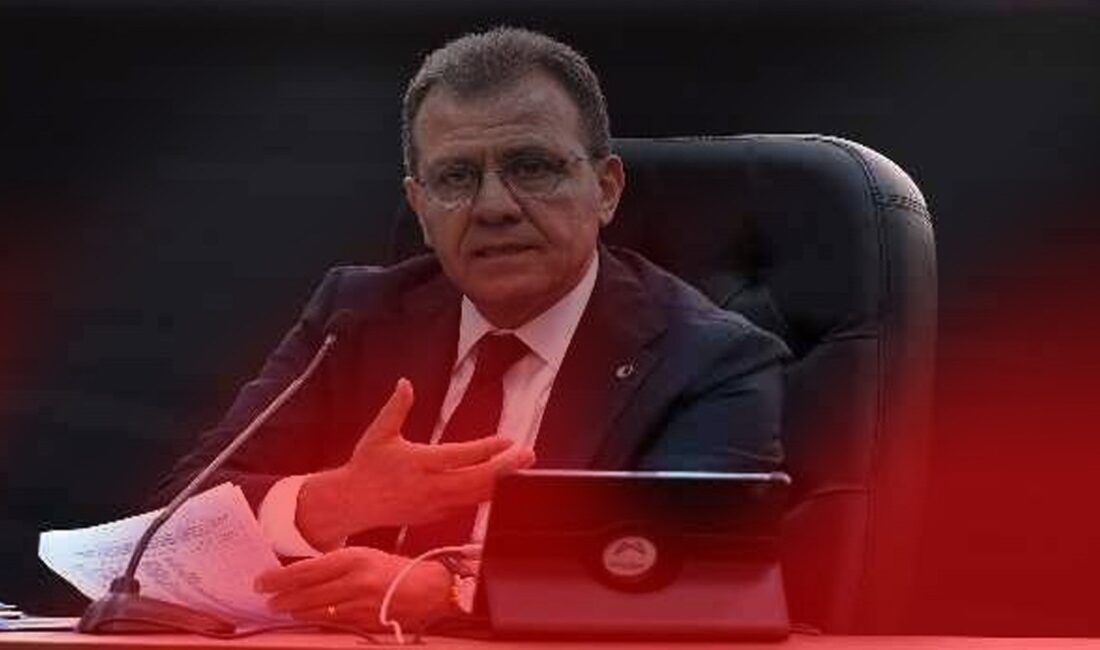 Mersin Büyükşehir Belediye Başkanı Vahap Seçer, İzmir Buca Cezaevi’nde tutuklu