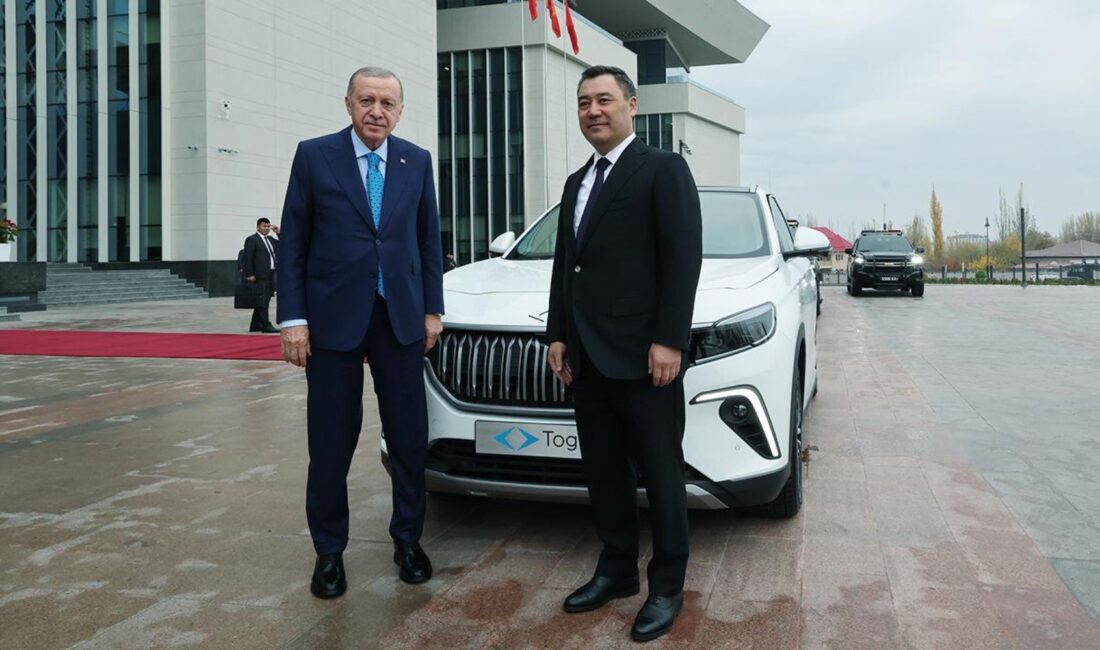 Cumhurbaşkanı Erdoğan’a hediye edilen yerli TOGG T10F, sosyal medyada tartışmalara