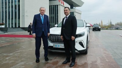 Cumhurbaşkanı Erdoğan’a hediye edilen yerli TOGG T10F, sosyal medyada tartışmalara
