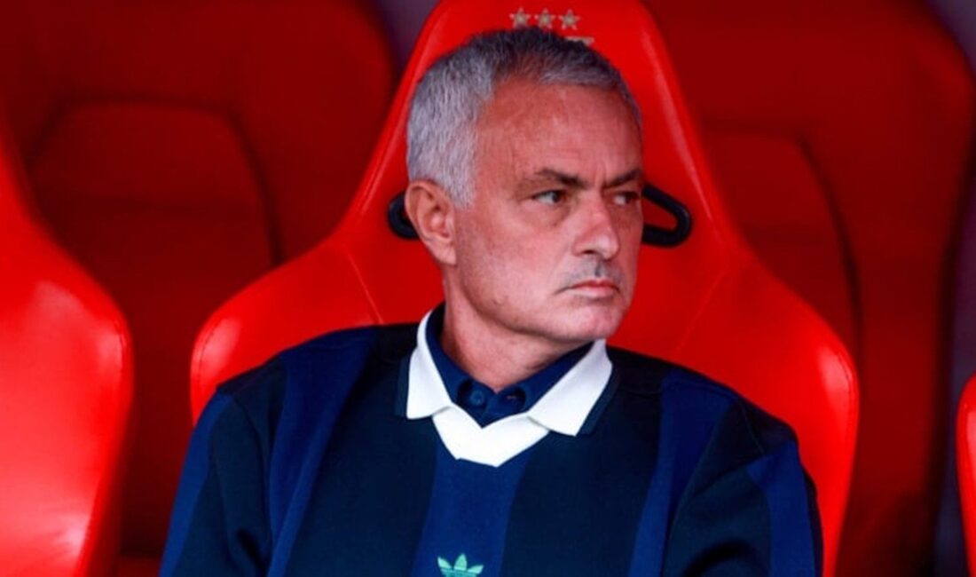 Fenerbahçe’den ayrılan Jose Mourinho’nun, Benfica’nın başına geçmeden önce Portekiz’de gizli