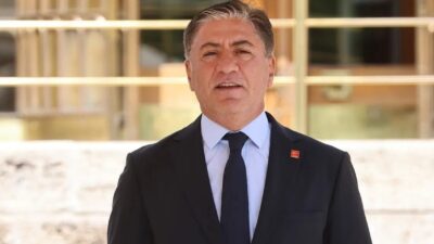 CHP’li Murat Emir, İstanbul İl Başkanlığı’ndaki kayyum kararına tepki gösterdi.