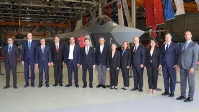 CHP Genel Başkanı Özgür Özel, üretim sürecine ilişkin tartışmaların yaşandığı