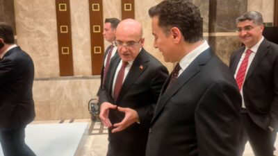 Saray’da düzenlenen 29 Ekim resepsiyonunun ardından Hazine ve Maliye Bakanı