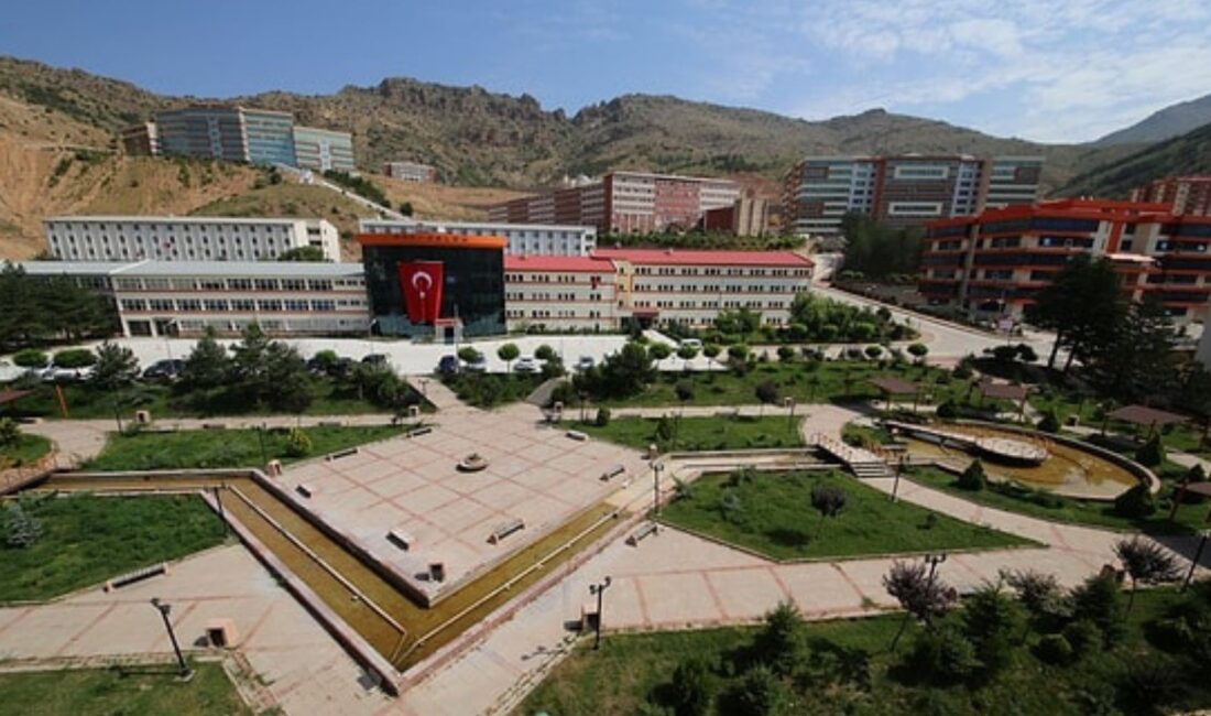 Gümüşhane Üniversitesi yerleşkesinde bir kişinin personeli silahla rehin alması üzerine