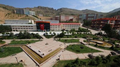 Gümüşhane Üniversitesi yerleşkesinde bir kişinin personeli silahla rehin alması üzerine