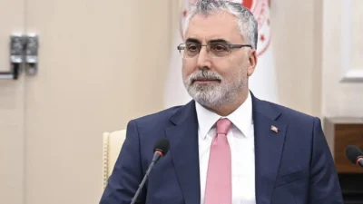 Çalışma ve Sosyal Güvenlik Bakanı Vedat Işıkhan, asgari ücret görüşmelerine
