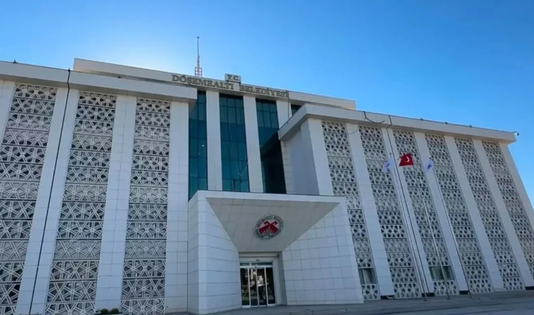 Antalya’da CHP’li Döşemealtı Belediyesi’ne yönelik ‘yolsuzluk’ gerekçesiyle düzenlenen operasyonda 10