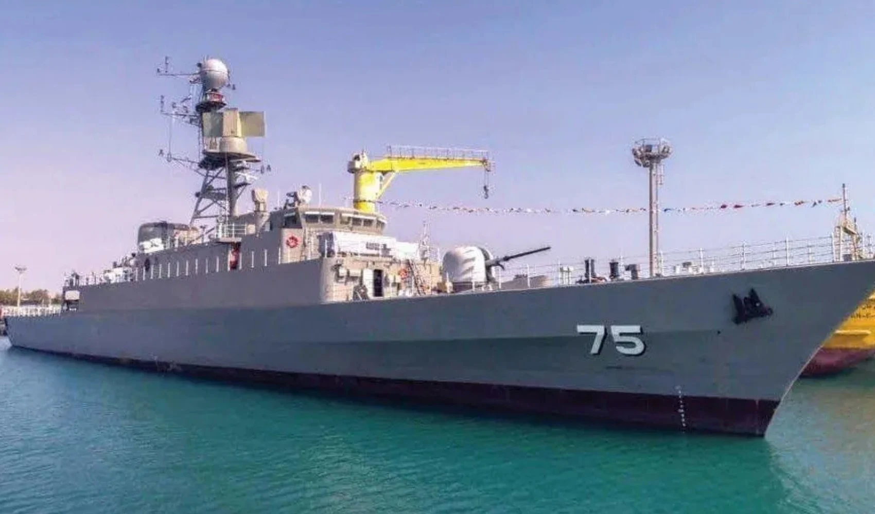 Sri Lanka açıklarında görev yapan İran’a ait IRIS DENA adlı