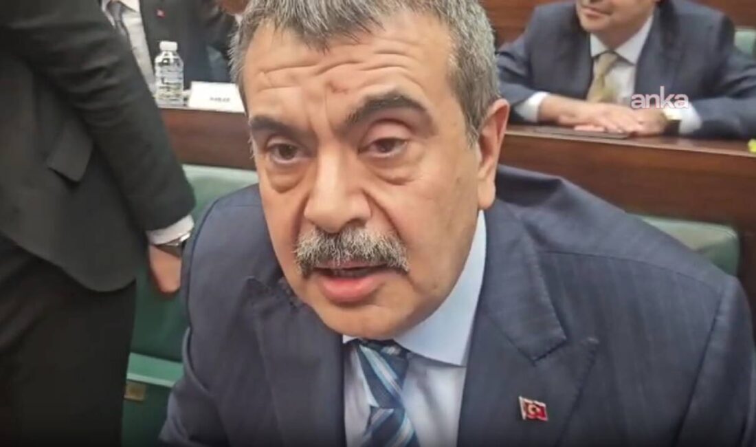 Şanlıurfa’nın Siverek ilçesinde bir okulda yaşanan silahlı saldırının ardından 16