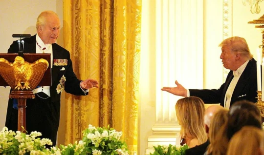 Beyaz Saray’a damga vuran diyalog: Kral Charles’tan Donald Trump’a olay