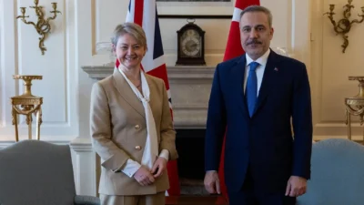 Dışişleri Bakanı Hakan Fidan, resmi ziyaret kapsamında geldiği İngiltere’de Dışişleri