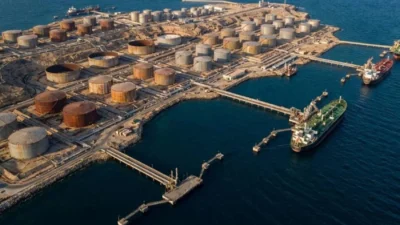 ABD’nin İran’a ait Hark Adası’na saldırı düzenlediği öne sürüldü. Üst