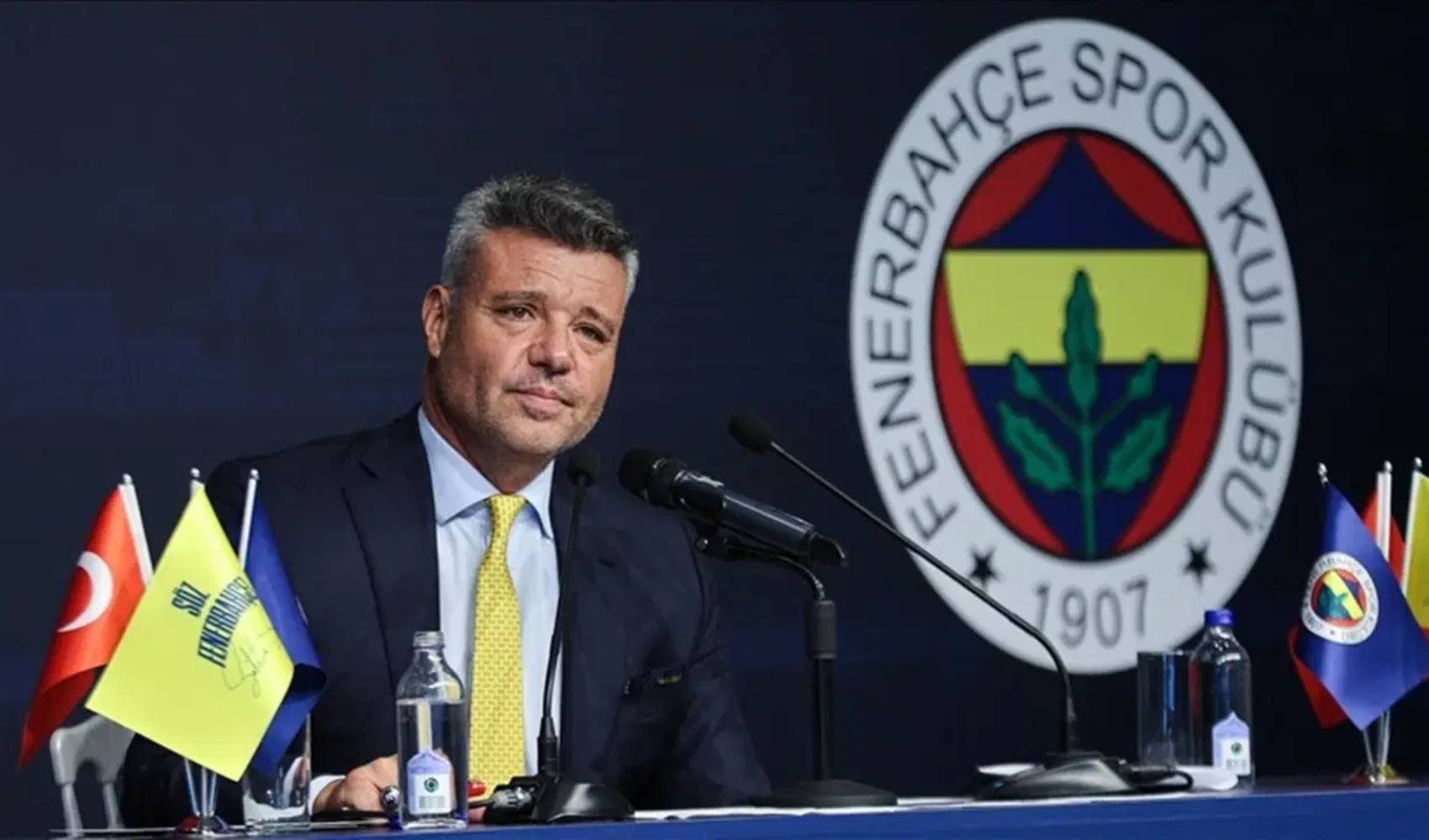 Fenerbahçe Kadın Futbol Takımı’nın şampiyonluğu sonrası Sadettin Saran, başkanlık görevinden