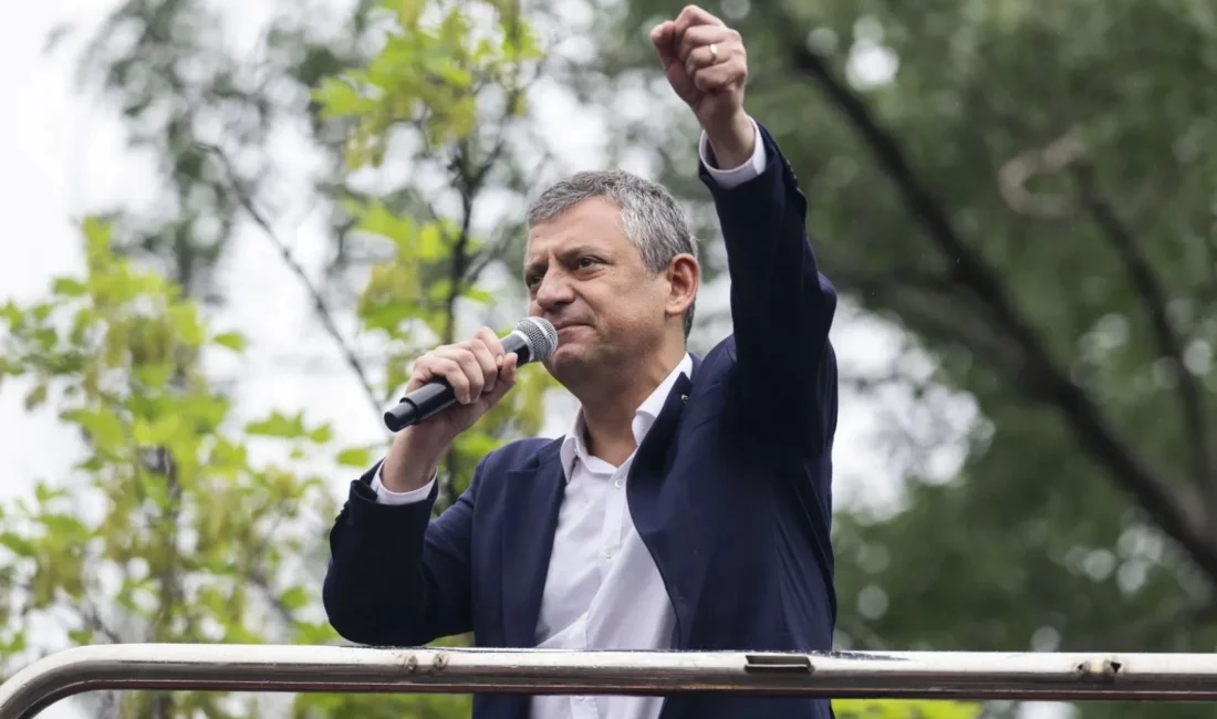 CHP’de yaşanan yönetim krizi, mahkeme kararının ardından derinleşirken, Özgür Özel‘in