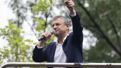 CHP’de yaşanan yönetim krizi, mahkeme kararının ardından derinleşirken, Özgür Özel‘in