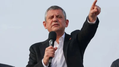 CHP’de mutlak butlandan Özgür Özel ve arkadaşları tarafından olağanüstü kurultay