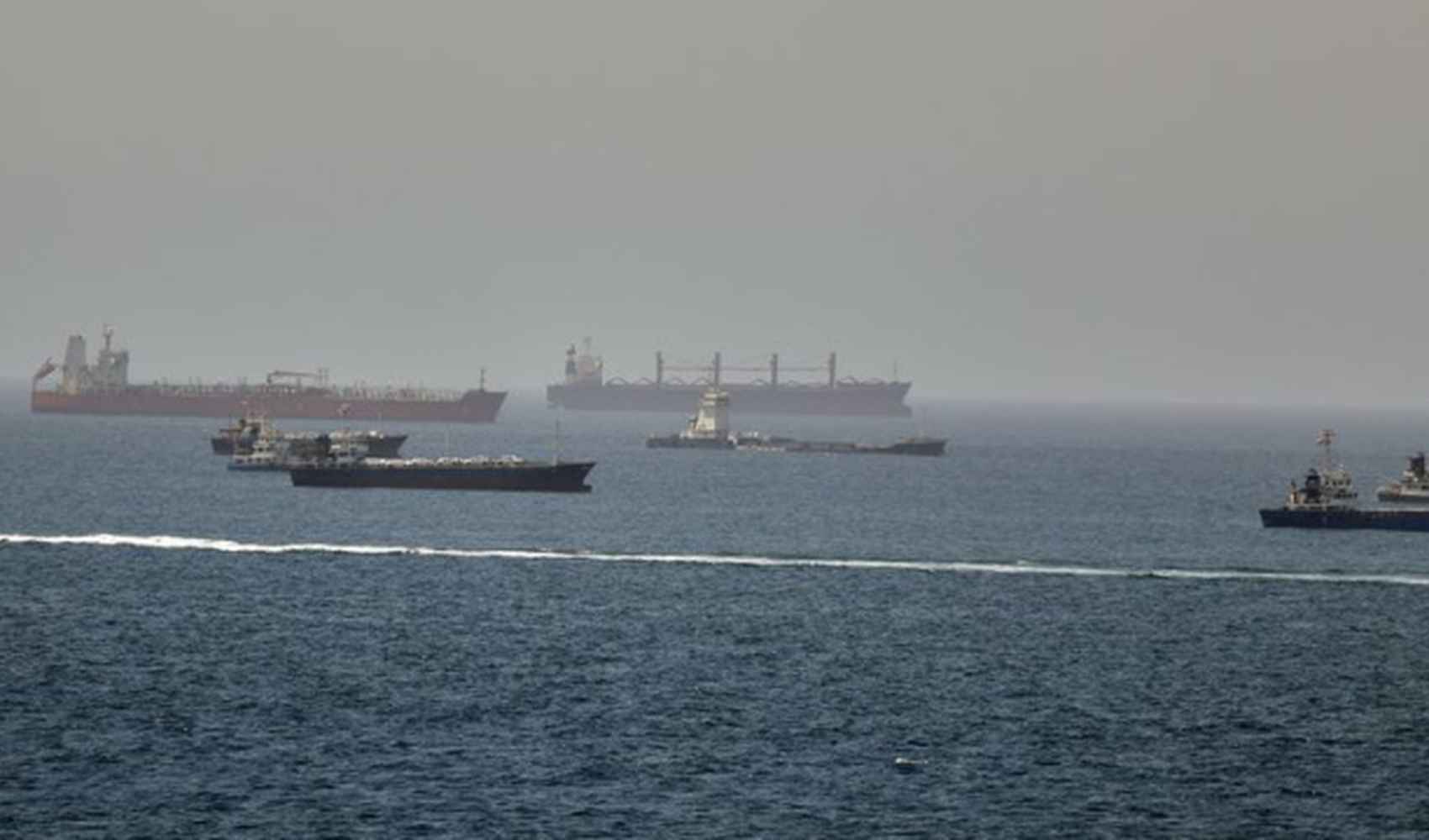 Hürmüz Boğazı‘ndaki gemi trafiği hareketlenmiş durumda; ham petrol ve LNG