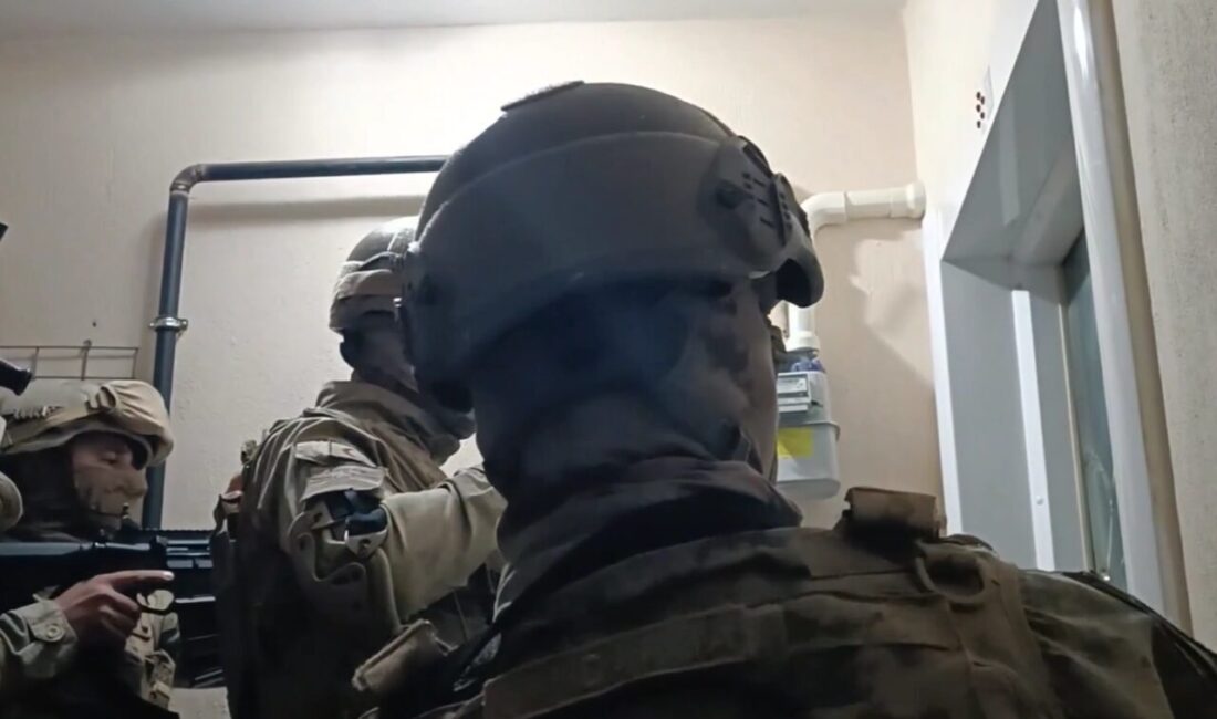 İçişleri Bakanlığı, Jandarma tarafından 22 ilde FETÖ'ye yönelik düzenlenen eş
