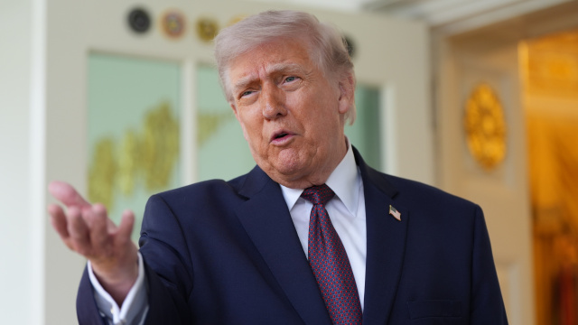 ABD Başkanı Donald Trump, İran’ı Hürmüz Boğazı’ndan geçen ticari gemilere